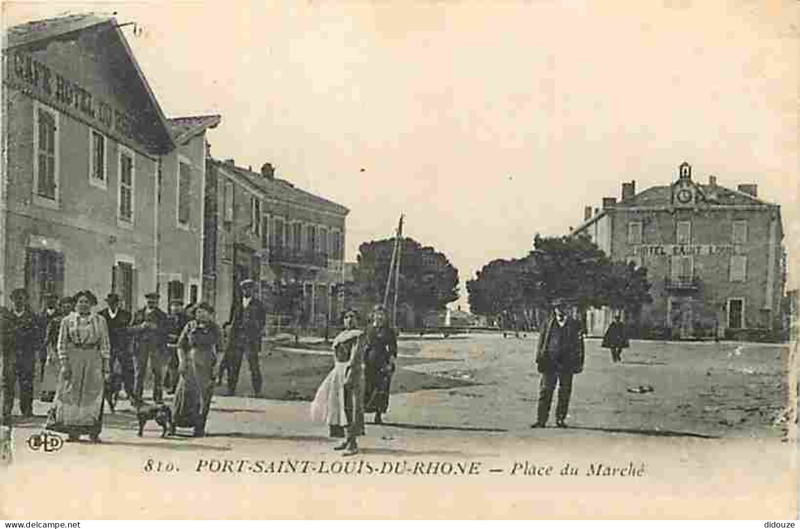 13 - Port Saint Louis Du Rhone - Place Du Marché - Animée - CPA - Voir Scans Recto-Verso - Saint-Louis-du-Rhône