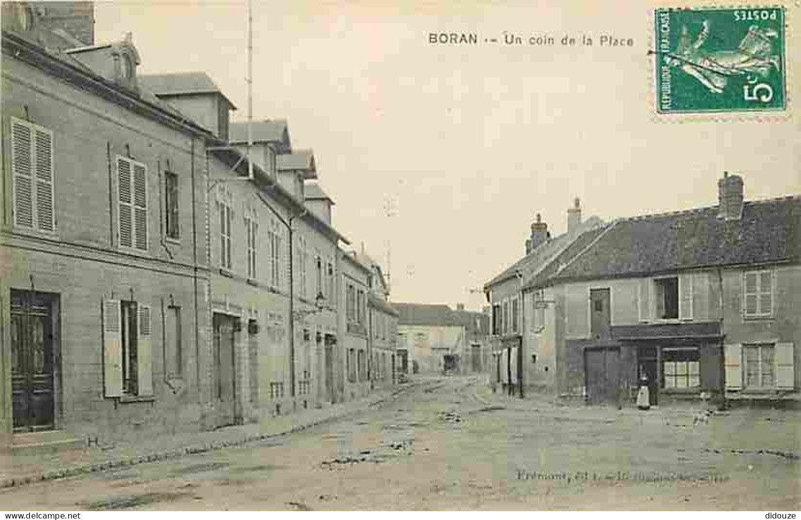 60 - Boran - Un Coin De La Place - Animée - CPA - Voir Scans Recto-Verso - Boran-sur-Oise