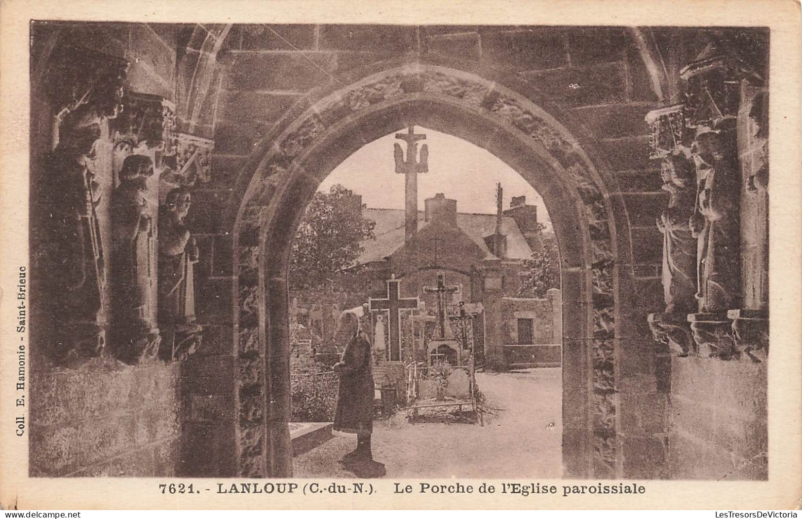 FRANCE - Lanloup (C Du N) - Le Porche De L'église Paroissiale - Une Personne - Carte Postale Ancienne - Guingamp