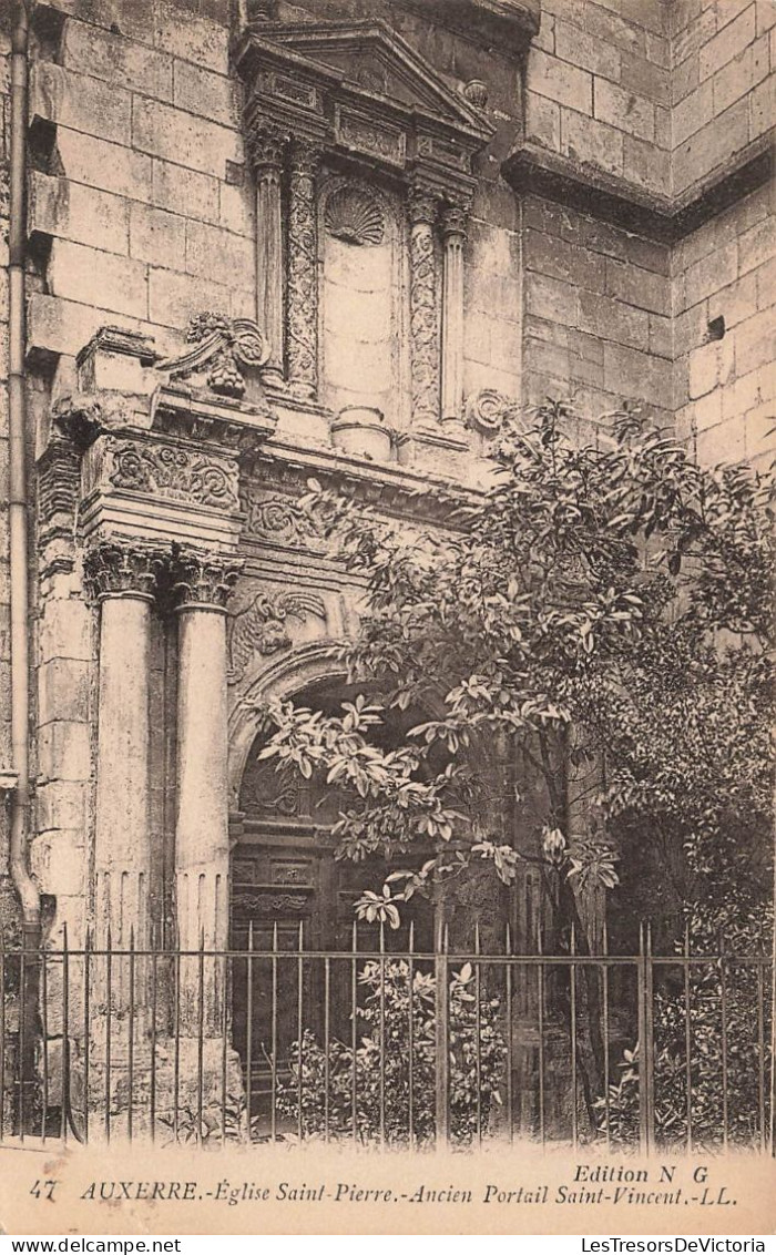 FRANCE - Auxerre - église Saint Pierre - Vue Sur Un Ancien Portail Saint Vincent - L L - Carte Postale Ancienne - Auxerre