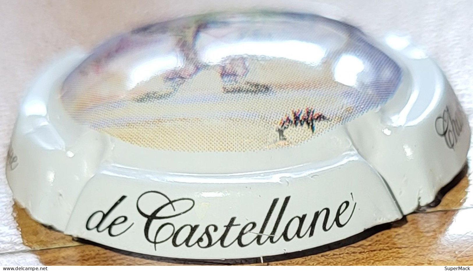 Capsule Champagne DE CASTELLANE Série ??, Ecriture Stylisée Sur Contour Blanc, Polychrome & Blanc Nr 92c - De Castellane