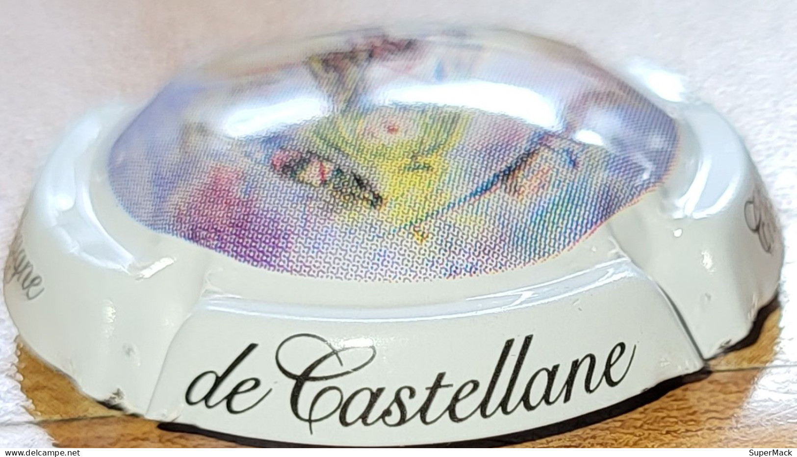 Capsule Champagne DE CASTELLANE Série ??, Ecriture Stylisée Sur Contour Blanc, Polychrome & Blanc Nr 92c - De Castellane