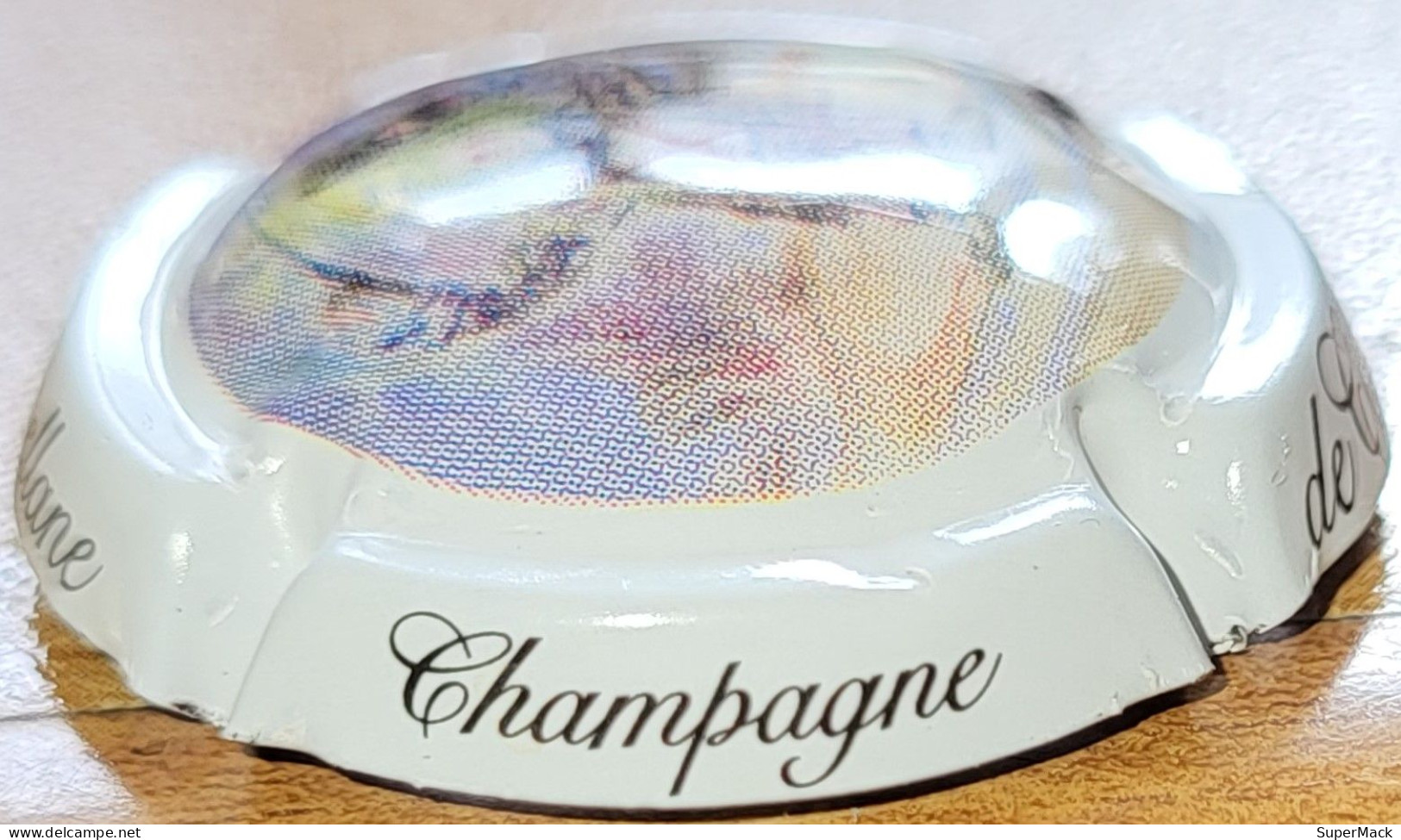 Capsule Champagne DE CASTELLANE Série ??, Ecriture Stylisée Sur Contour Blanc, Polychrome & Blanc Nr 92c - De Castellane