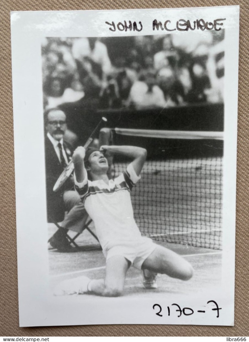 TENNIS - JOHN MCENROE - Winner Wimbledon 1981 - 12,5 X 9 Cm. (REPRO PHOTO ! - Zie Beschrijving - Voir Description) ! - Sport