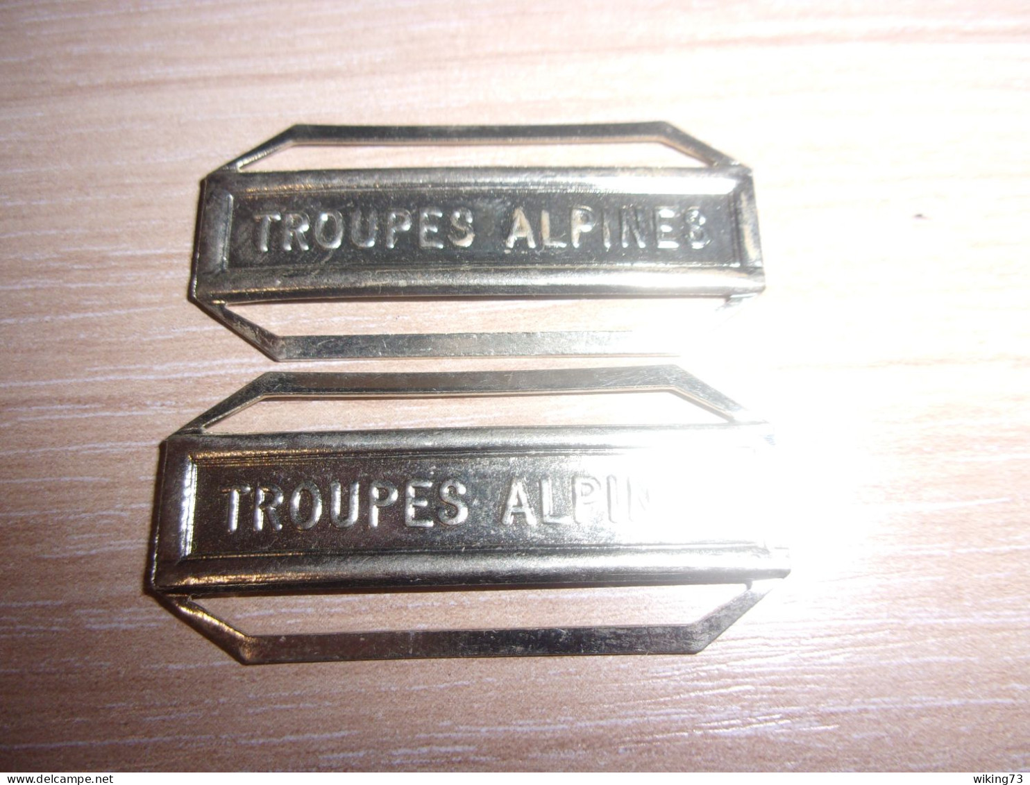 Lot De 2 Agrafes Pour Médailles " Troupes De Alpines "- BCA - Montagne - Neuf - Other & Unclassified