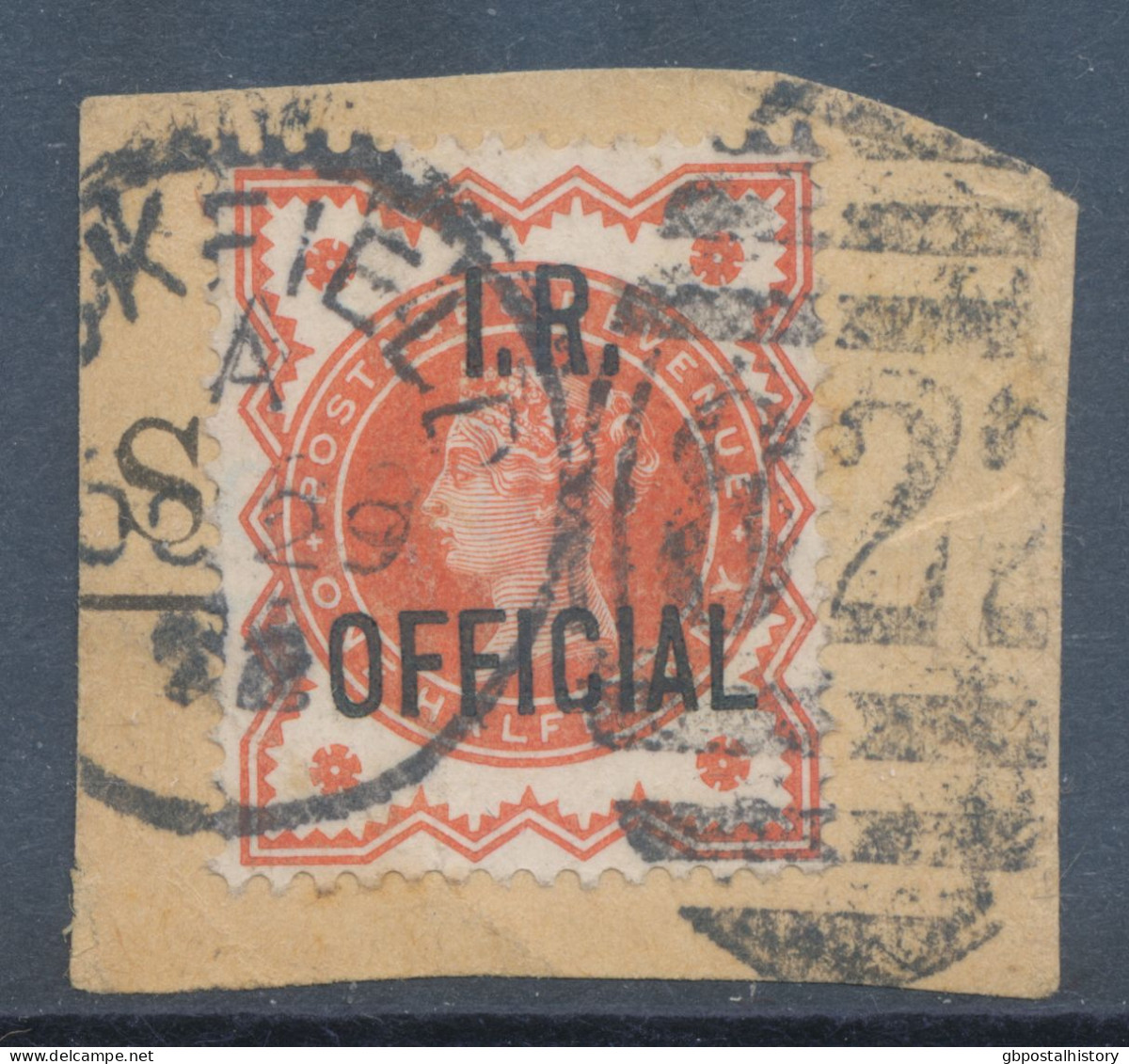 GB OFFICIALS QV ½d Orange Jubilee With Overprint „I.R. / OFFICIAL“ Very Fine Used Piece With Duplex Postmark „UCKFIELD / - Servizio