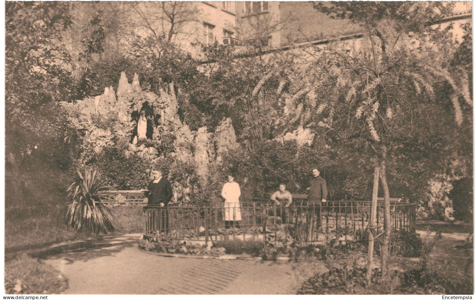 CPA Carte Postale  Belgique Bruxelles Institut Saint Jean Grotte Et Etang Grand Jardin  VM78790ok - Salute, Ospedali