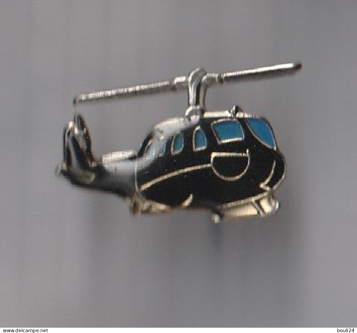 PIN'S  THEME HELICOPTERE GROS PORTEUR NOIR - Avions