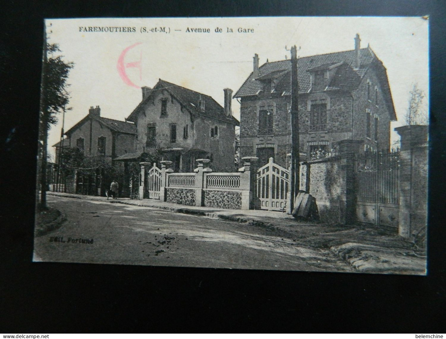 FAREMOUTIERS                               AVENUE DE LA GARE - Faremoutiers