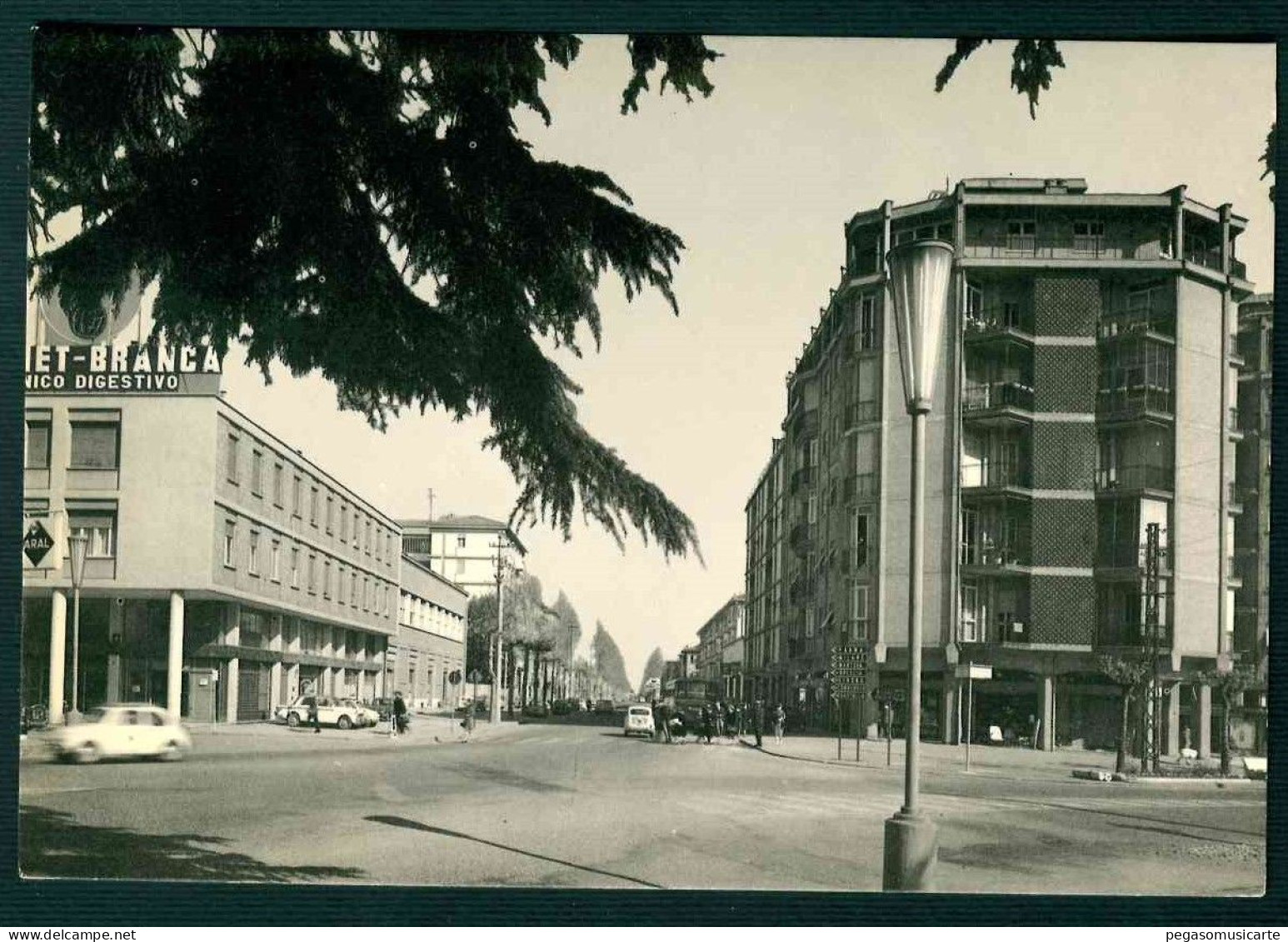 BD106 - REGGIO EMILIA - VIALE PIAVE - ANIMATA AUTO CAR 1950 CIRCA - Reggio Emilia