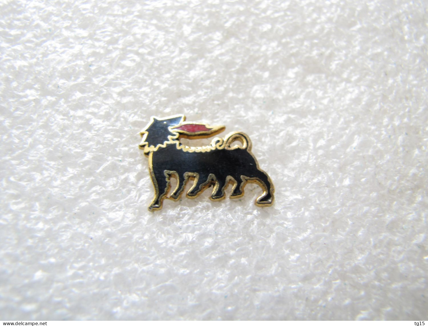 RARE  PIN'S  CARBURANTS  LOGO  AGIP     Email Grand Feu - Carburantes