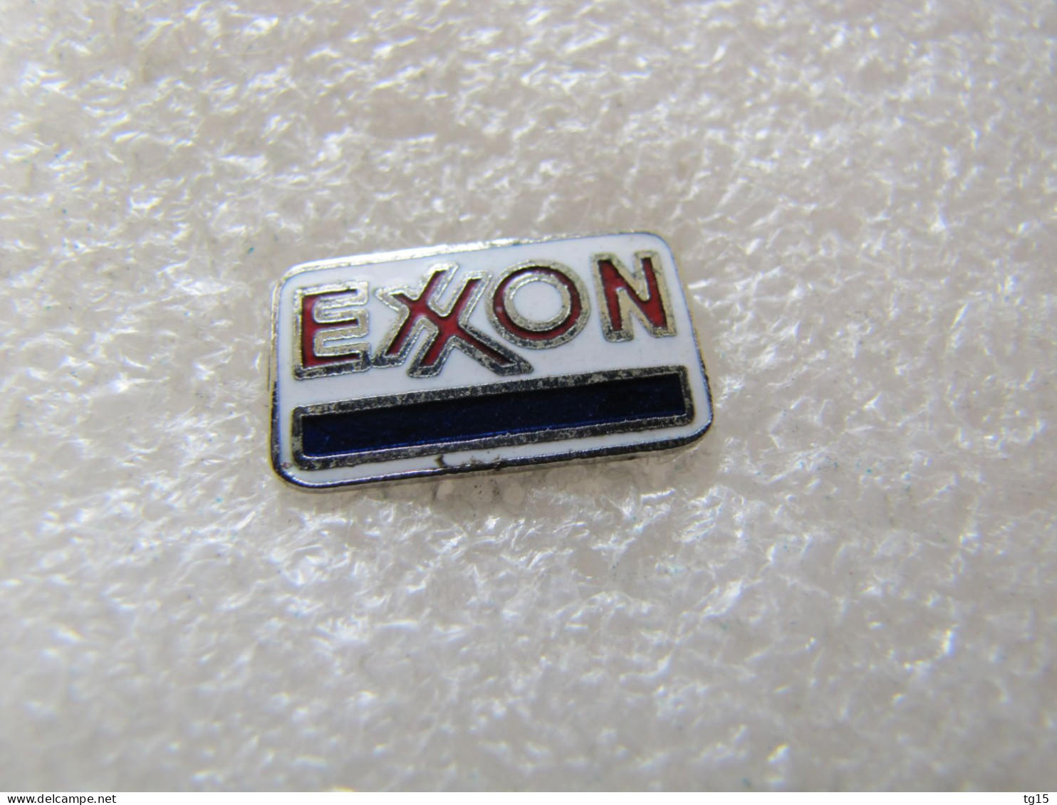 RARE  PIN'S  CARBURANTS  LOGO   EXXON       Email Grand Feu - Fuels