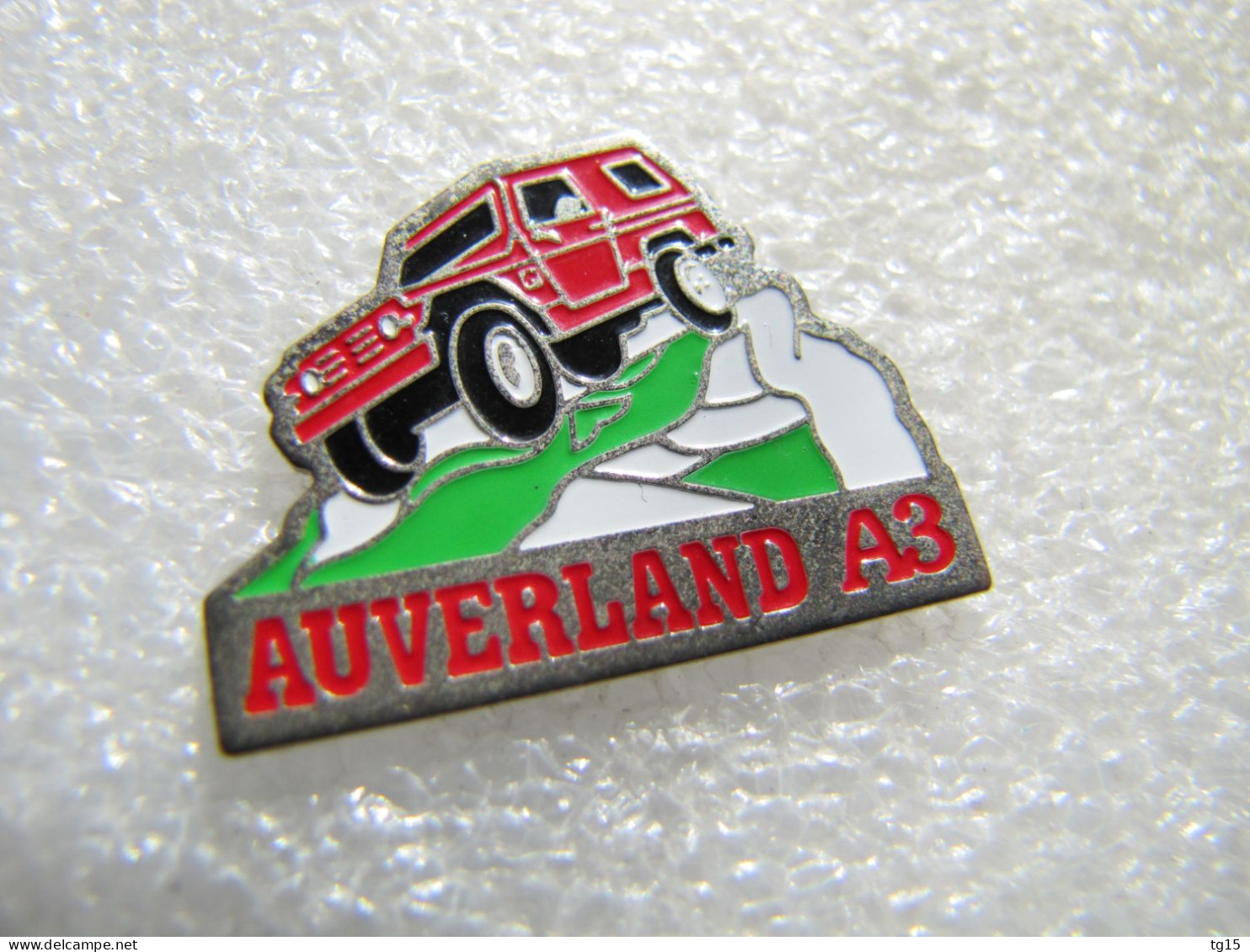 RARE  PIN'S  4X4   AUVERLAND  A 3 - Autres & Non Classés