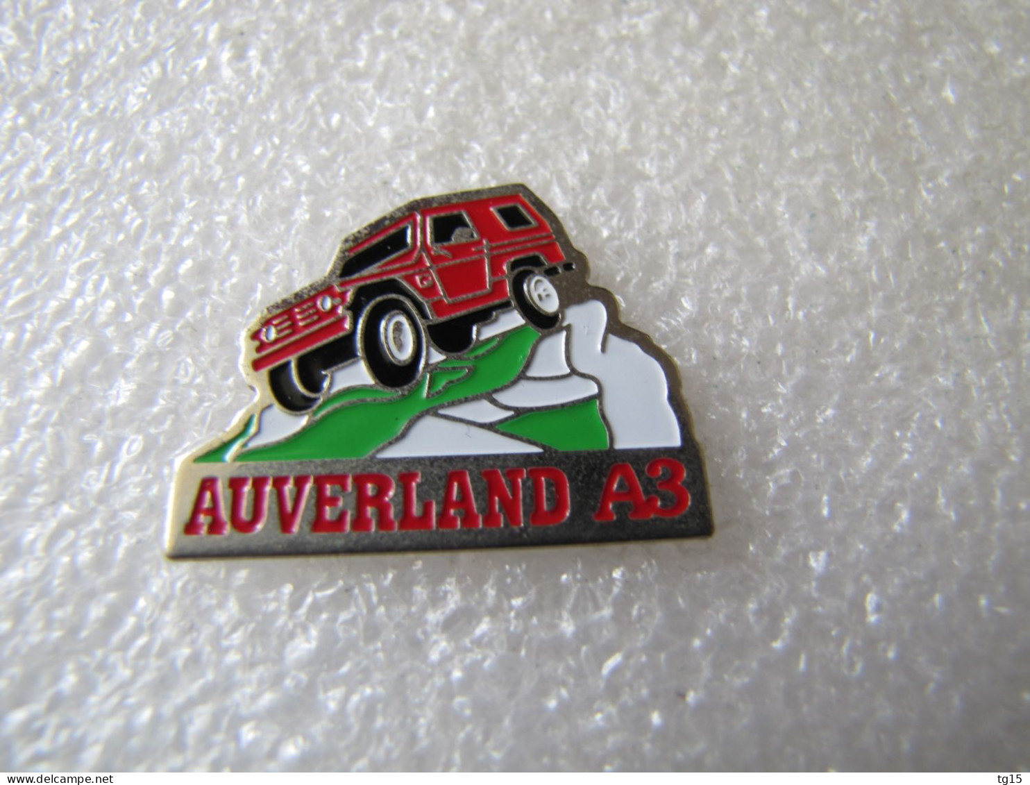 RARE  PIN'S  4X4   AUVERLAND  A 3 - Autres & Non Classés