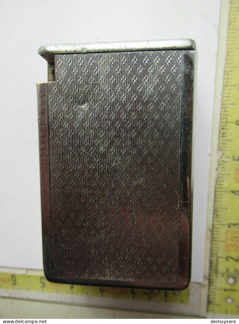 LADE 40 - BRIQUET - FEUDOR MADE IN FRABCE- AANSTEKER - 81 GRAM - Otros & Sin Clasificación