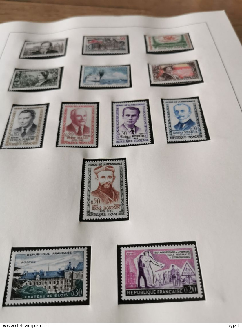 France 1960-1977 Complete MNH In SAFE - Collections (with Albums)