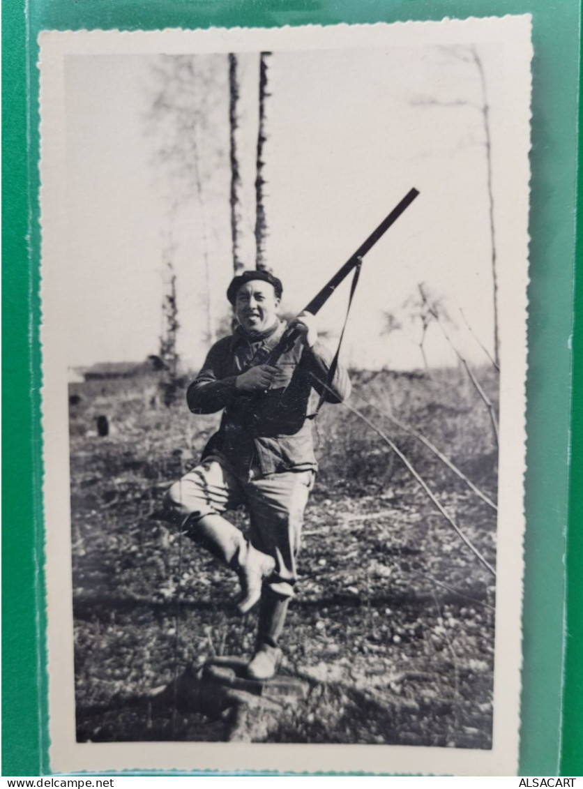 Carte Photo D'un Chasseur  Avec Son Fusil - Hunting