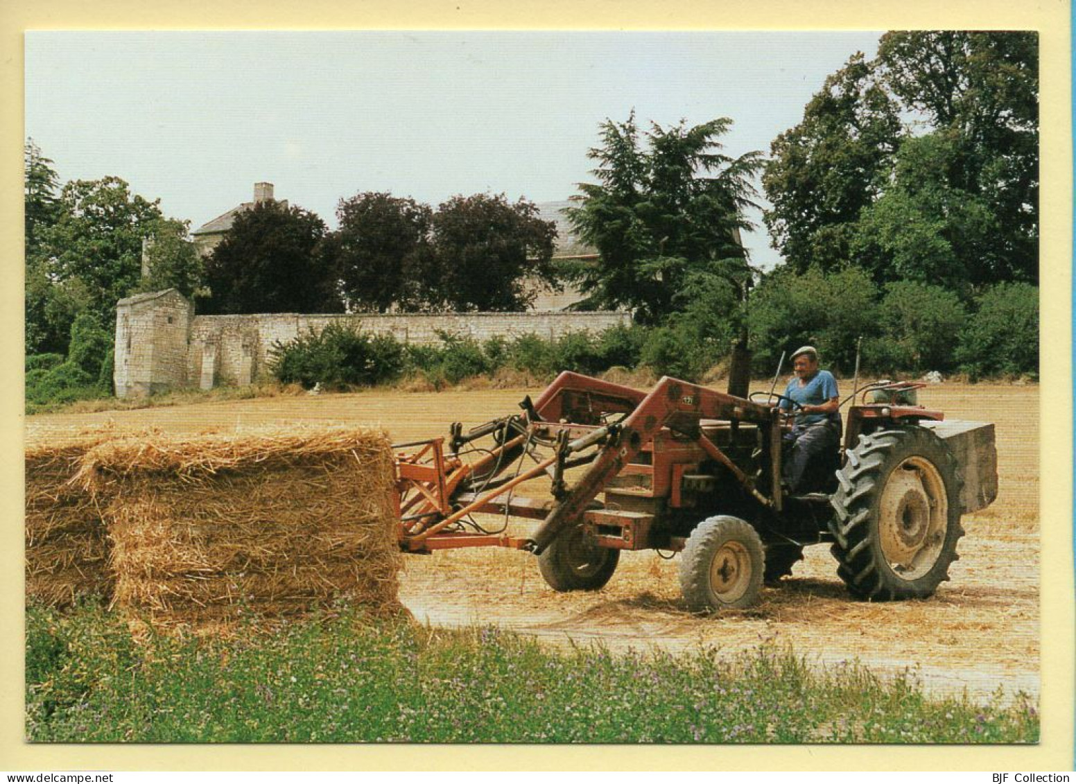 Guy BAILLERJEAU Agriculteur à La Roche Marteau Roiffé (86) Ramasse Les Balles De Paille (J-M DURAND) N° 56 - Bauern