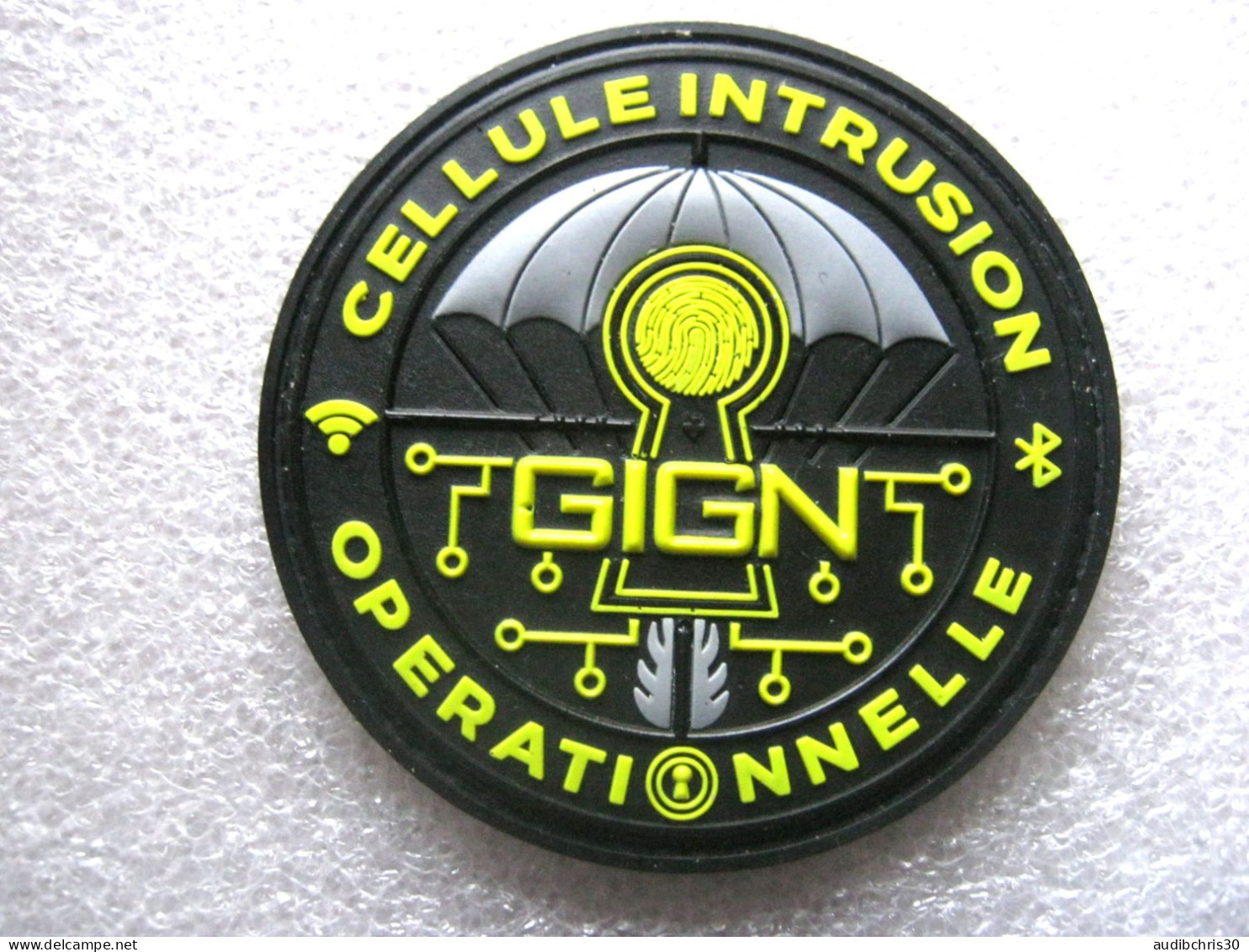 COLLECTION GEND.  INTERVENTION PARACHUTISTE LA C.I.O (N°2) SUR SCRATCH 85MM - Policia