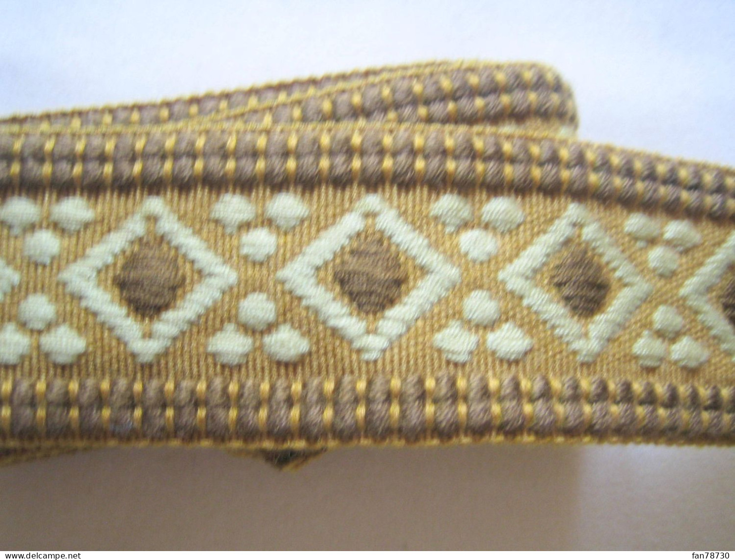 Galon Tapissier Vintage Motifs Géométriques Jaune Et Marron - Frais Du Site Déduits - Laces & Cloth