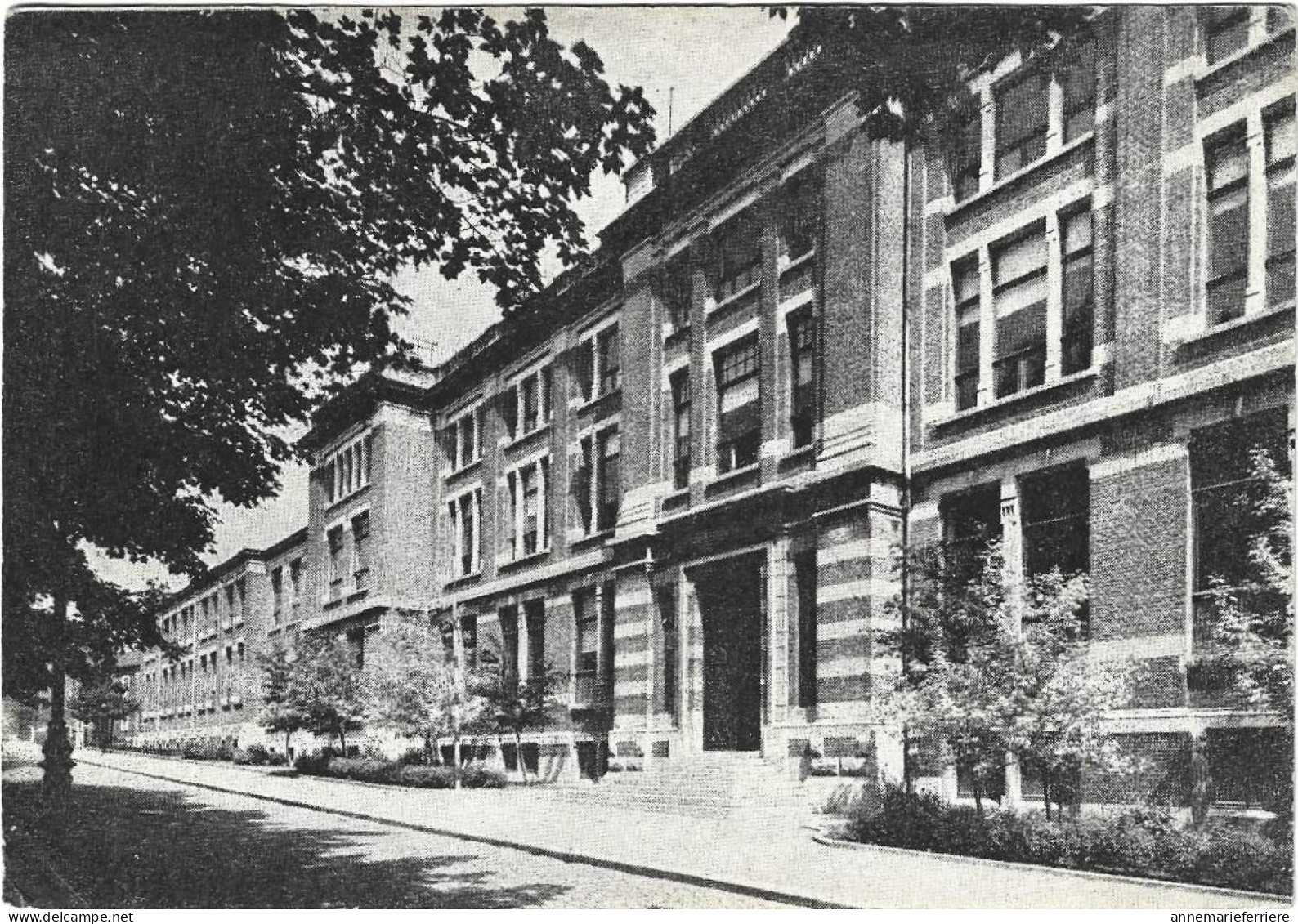 La Louvière Institut Des Arts Et Métiers - La Louvière