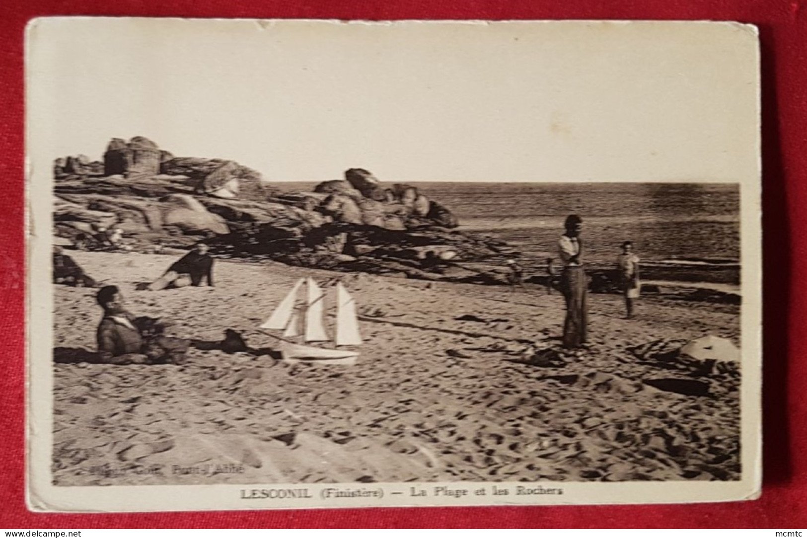 CPA -  Lesconil -(Finistère ) - La Plage Et Les Rochers - Lesconil