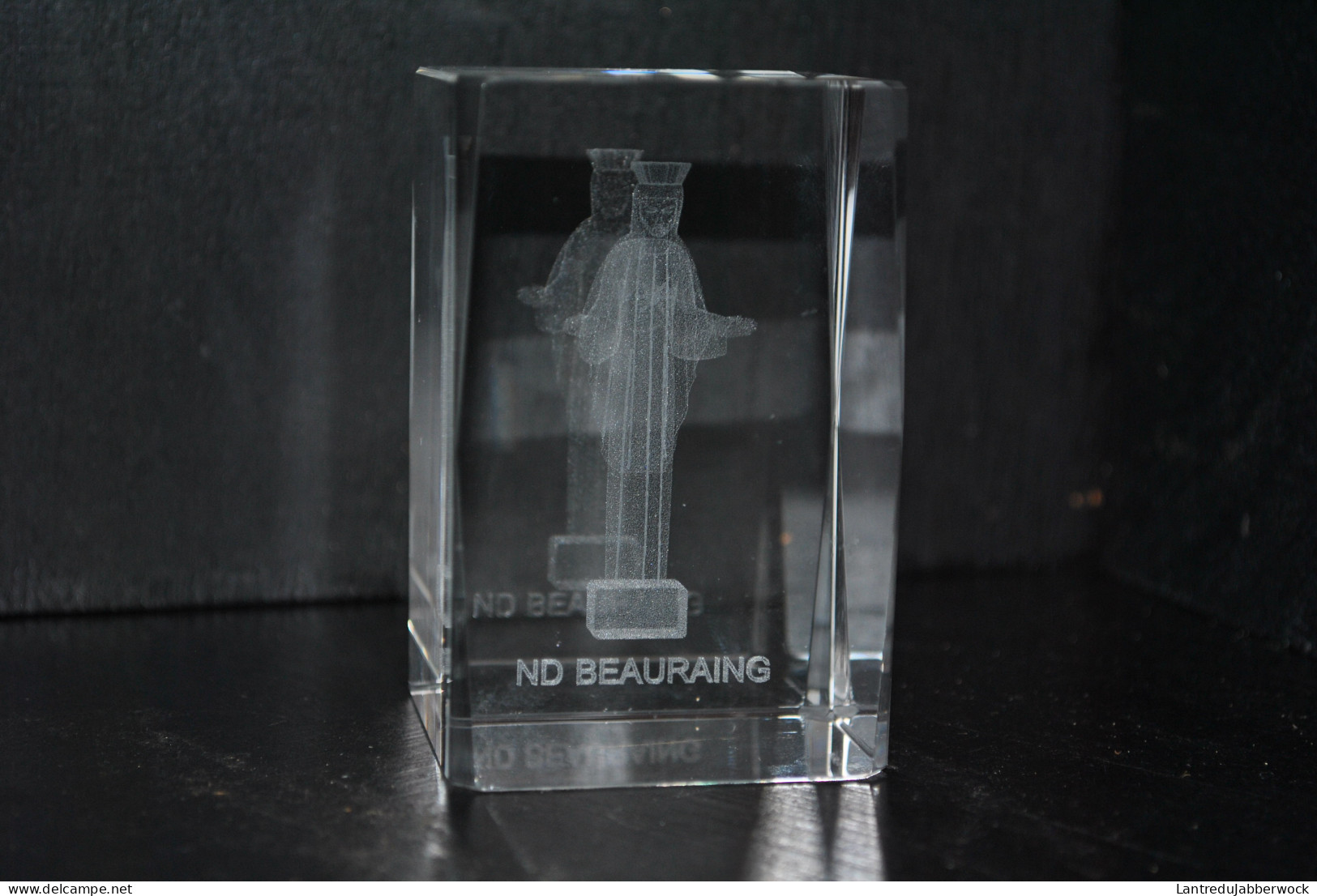Presse Papier N.D. Notre Dame De Beauraing En Verre Cristal ?? Pèlerinage Religiosa Souvenir Religieux Hologramme 3D - Godsdienst & Esoterisme