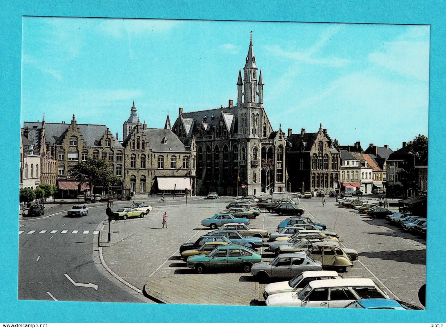 * Poperinge - Poperinghe (West Vlaanderen) * (Uitg. Drukkerij Dupont 473/3) Stadhuis En Grote Markt, Oldtimer Cars - Poperinge