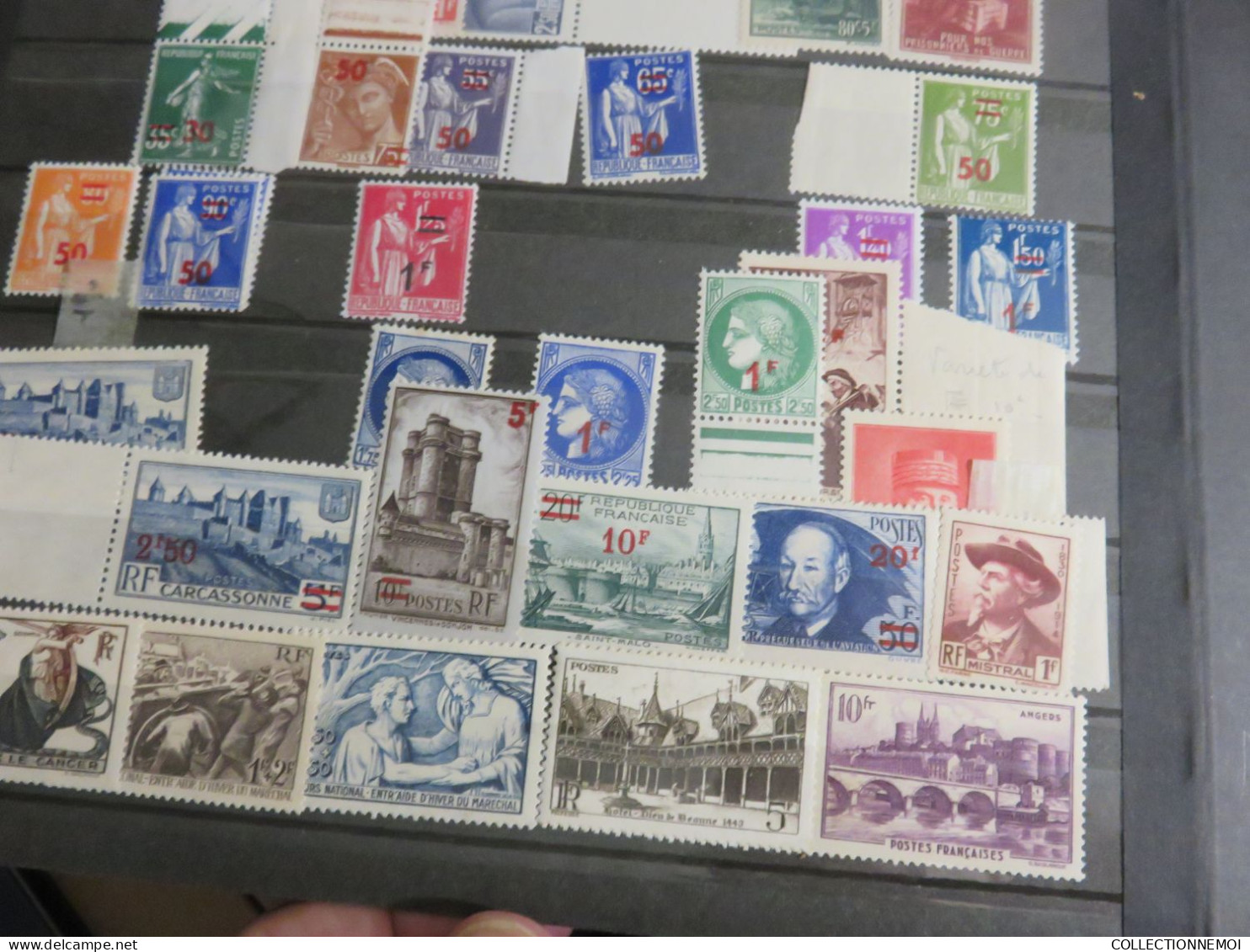 lot de france ,, TIMBRES NEUFS ,,et oblitérés, avec et sans charniére ,,c'est vendue comme c'est ,tout est photographié