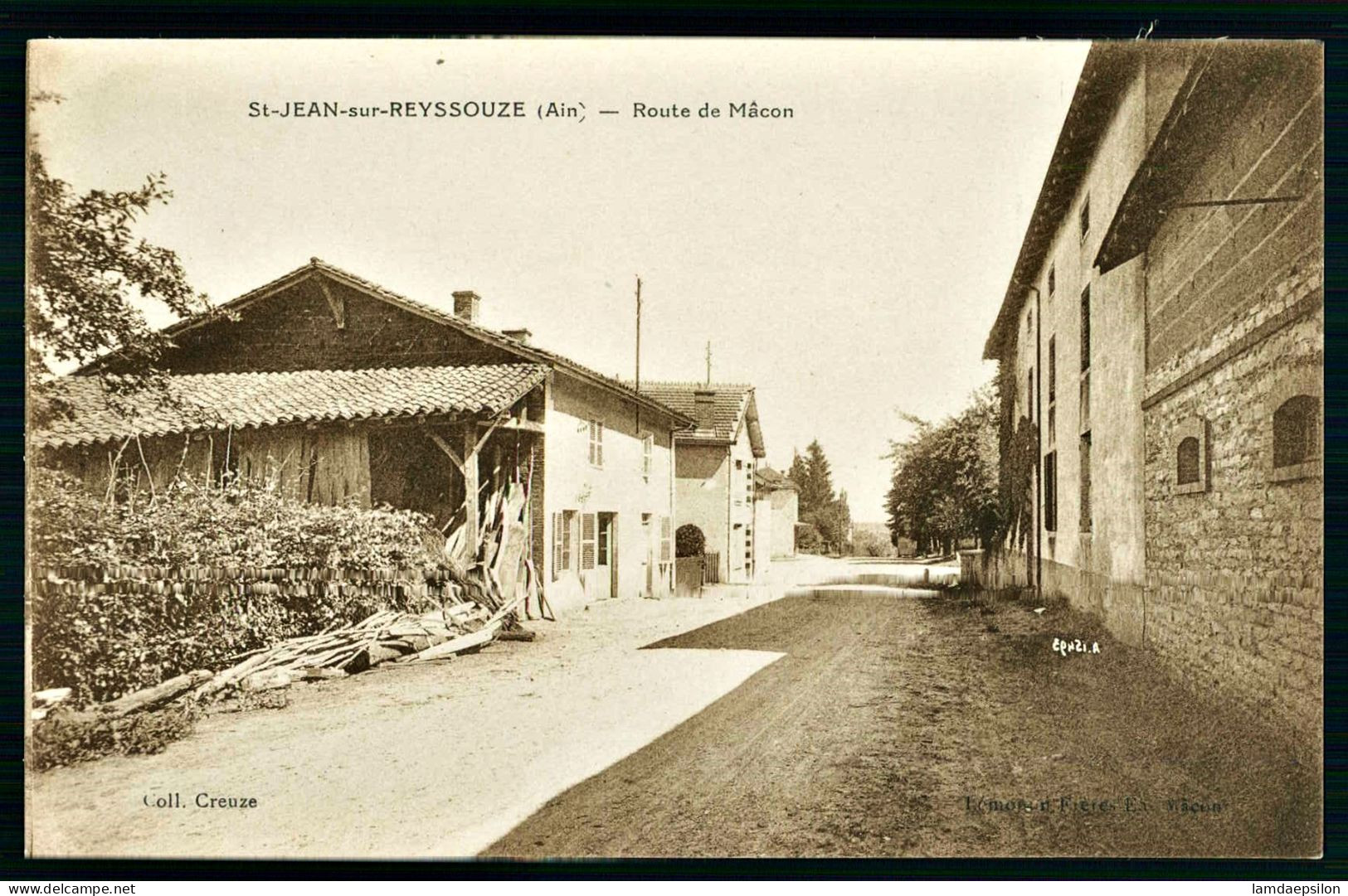 A69  FRANCE CPA ST JEAN SUR REYSSOUZE - ROUTE DE MACON - Verzamelingen & Kavels