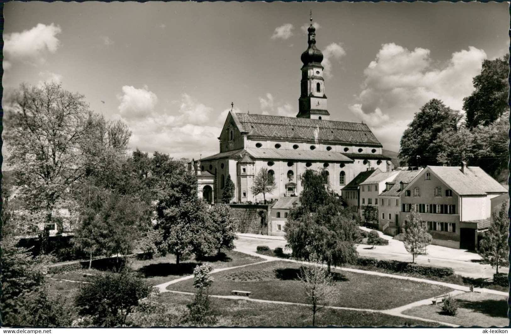 Deggendorf Partie A.d. Kirche, Stadtpfarrkirche, Grünanlagen 1965 - Deggendorf