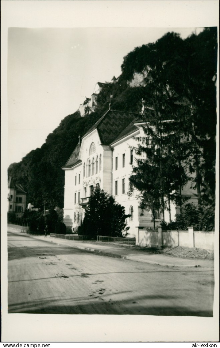 Foto Vaduz Regierungsgebäude Und Burg Liechtenstein 1928 Privatfoto - Liechtenstein