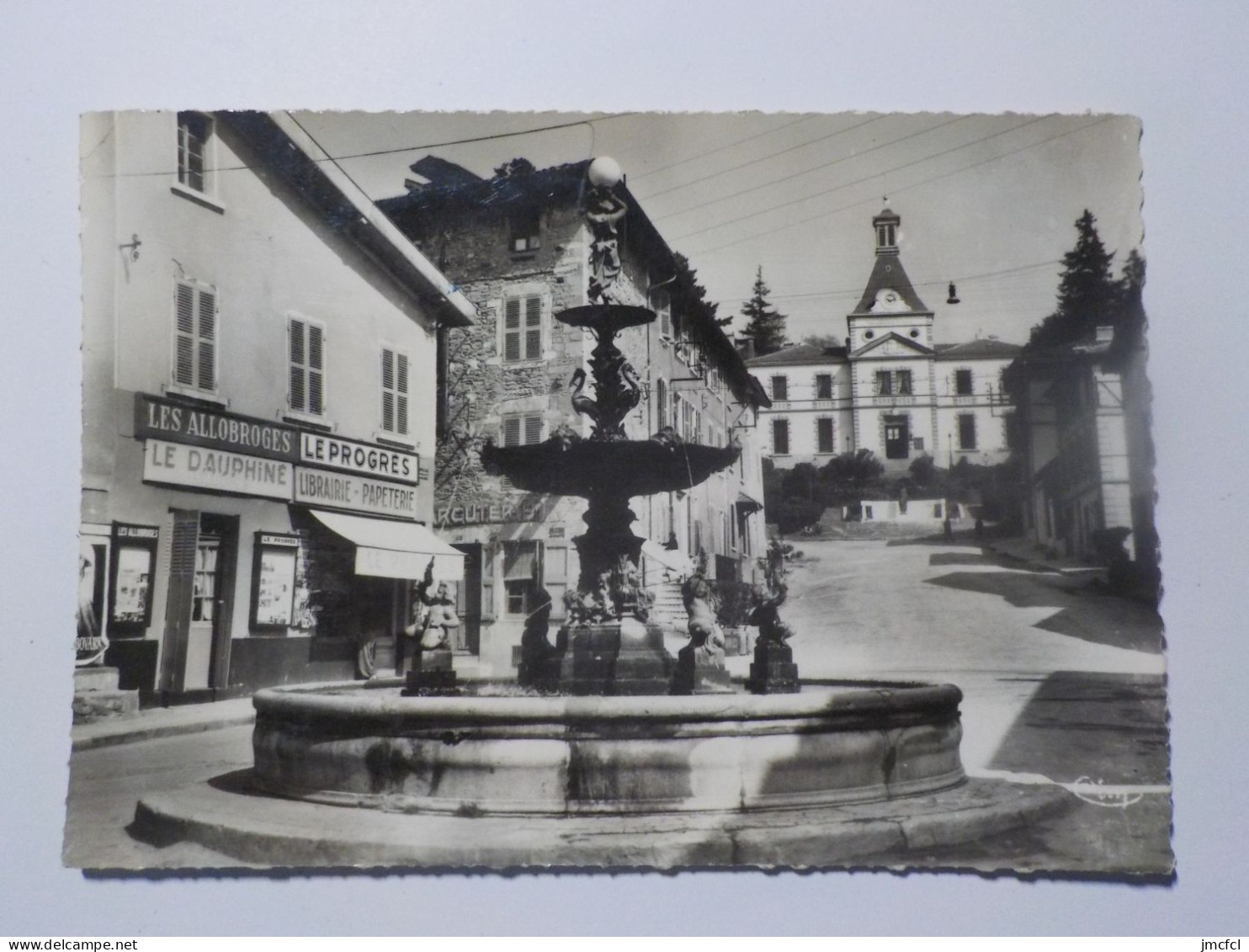 SAINT JEAN DE BOURNAY   Rue Du Général De Gaulle   Hotel De Ville - Saint-Jean-de-Bournay