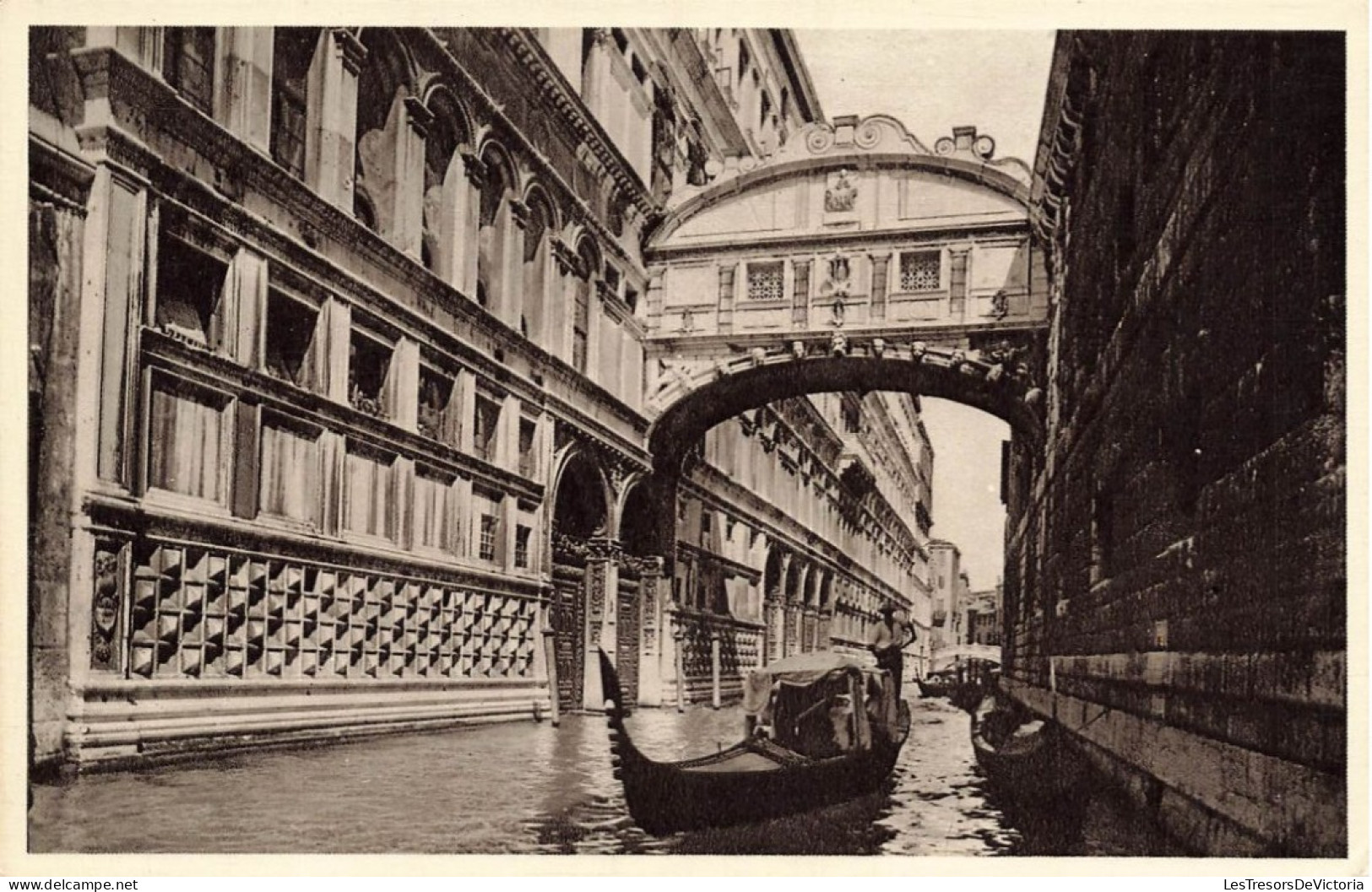 ITALIE - Venezia - Ponte Dei Sospiri - Vue Sous Le Pont - Des Bateaux De Venise - Carte Postale Ancienne - Venezia (Venice)