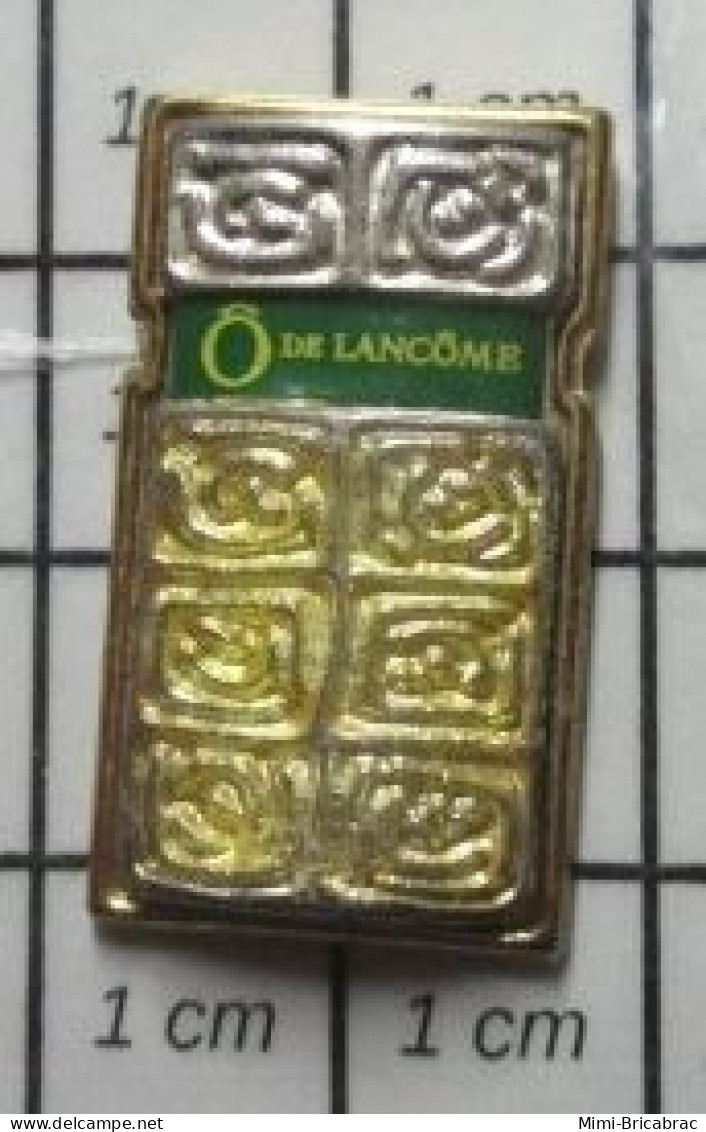 915c  Pin's Pins / Beau Et Rare / PARFUMS / FLACON DE PARFUM Ô DE LANCÔME - Perfume