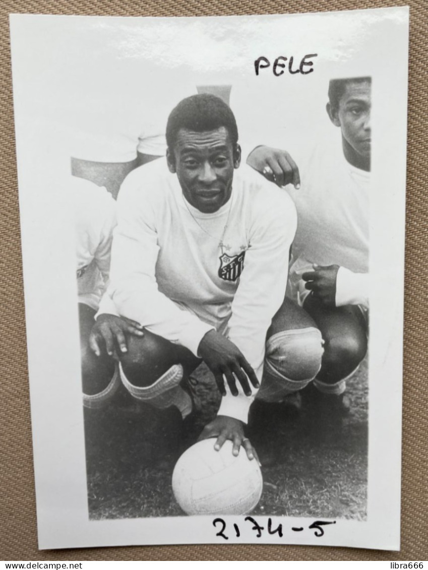 FOOTBALL - PELÉ - Santos FC - 12,5 X 9 Cm. (REPRO PHOTO ! - Zie Beschrijving - Voir Description) ! - Sporten