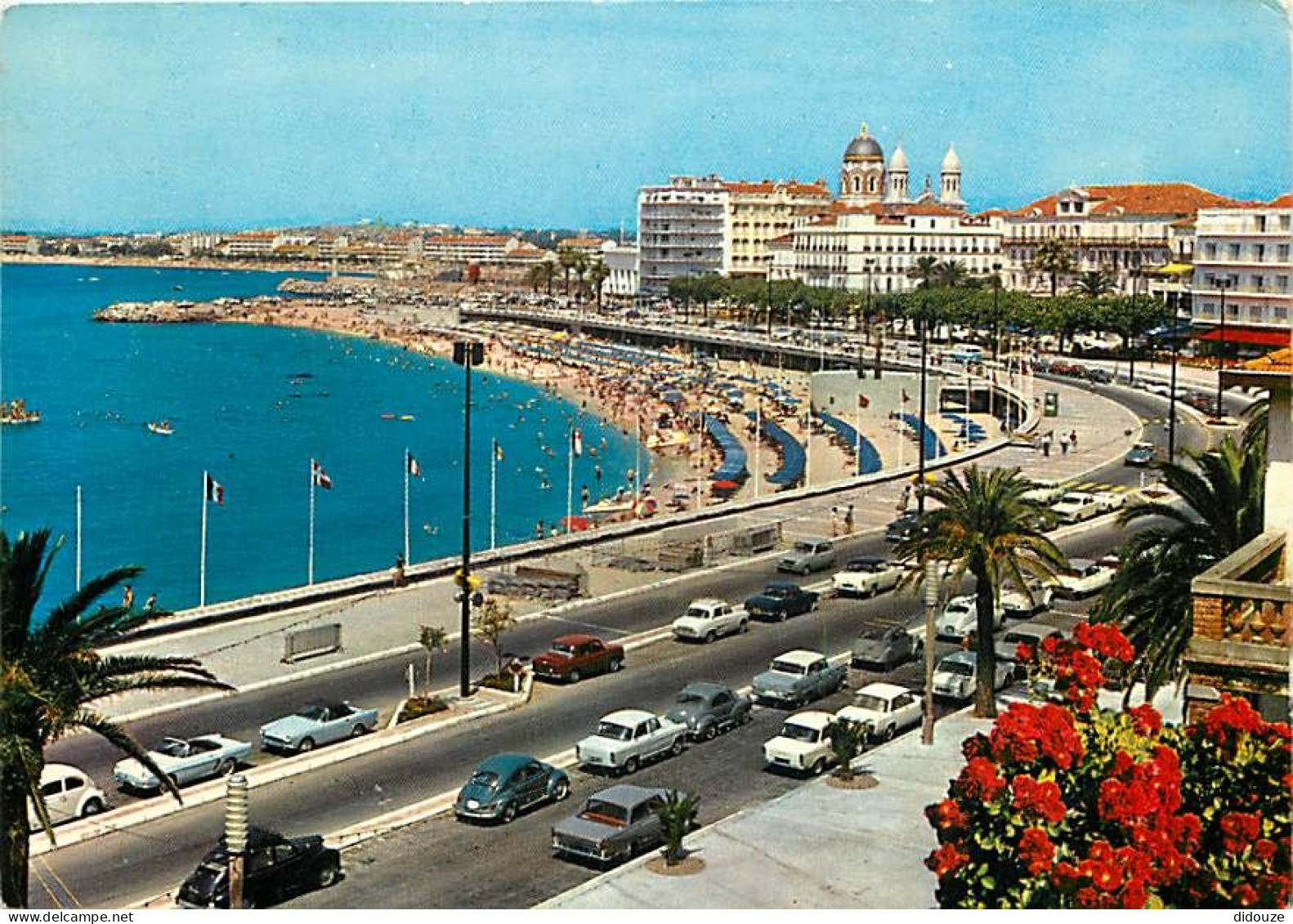 Automobiles - Saint Raphael - Le Boulevard Félix - Martin Et La Plage - CPM - Voir Scans Recto-Verso - PKW