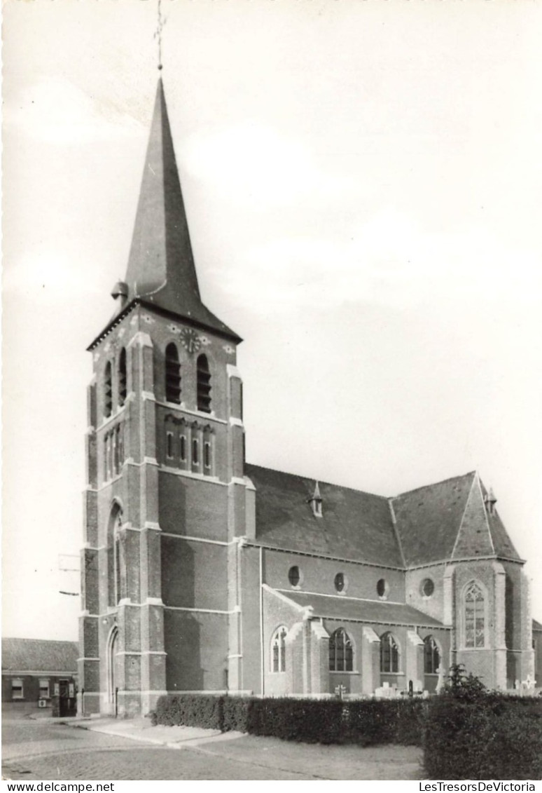 BELGIQUE - Vue Générale De L'église - Carte Postale - Saint-Hubert