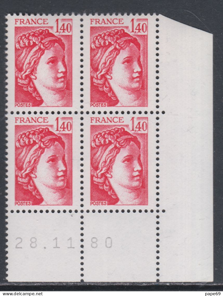 France N°2102  Type Sabine : 1 F. 40 Rouge En Bloc De 4 Coin Daté  Du 28 . 11 . 80 ;  Sans Trait, Sans Charnière TB - 1980-1989