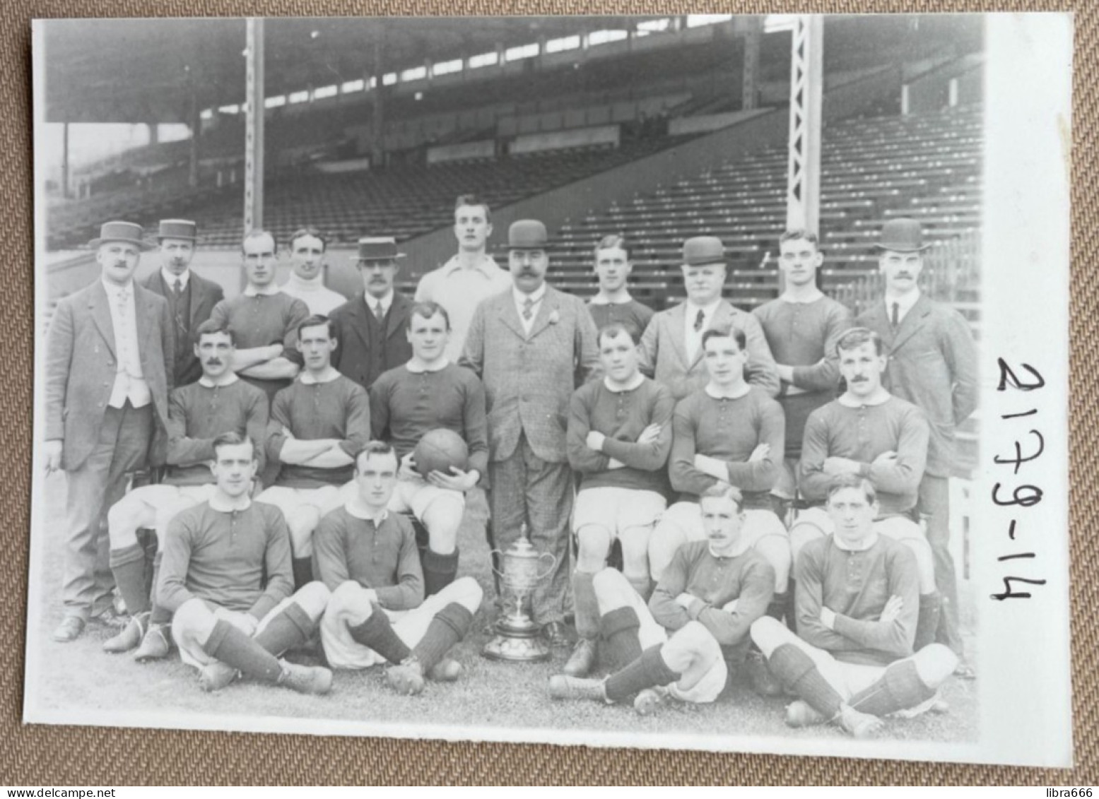 FOOTBALL - MANCHESTER UNITED - Cup Winners 1909 - 12,5 X 9 Cm. (REPRO PHOTO ! - Zie Beschrijving - Voir Description) ! - Sports