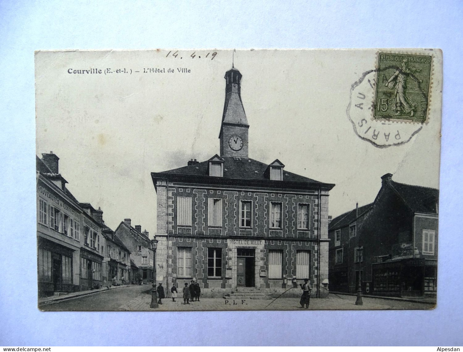 COURVILLE. L'Hôtel De Ville - Courville