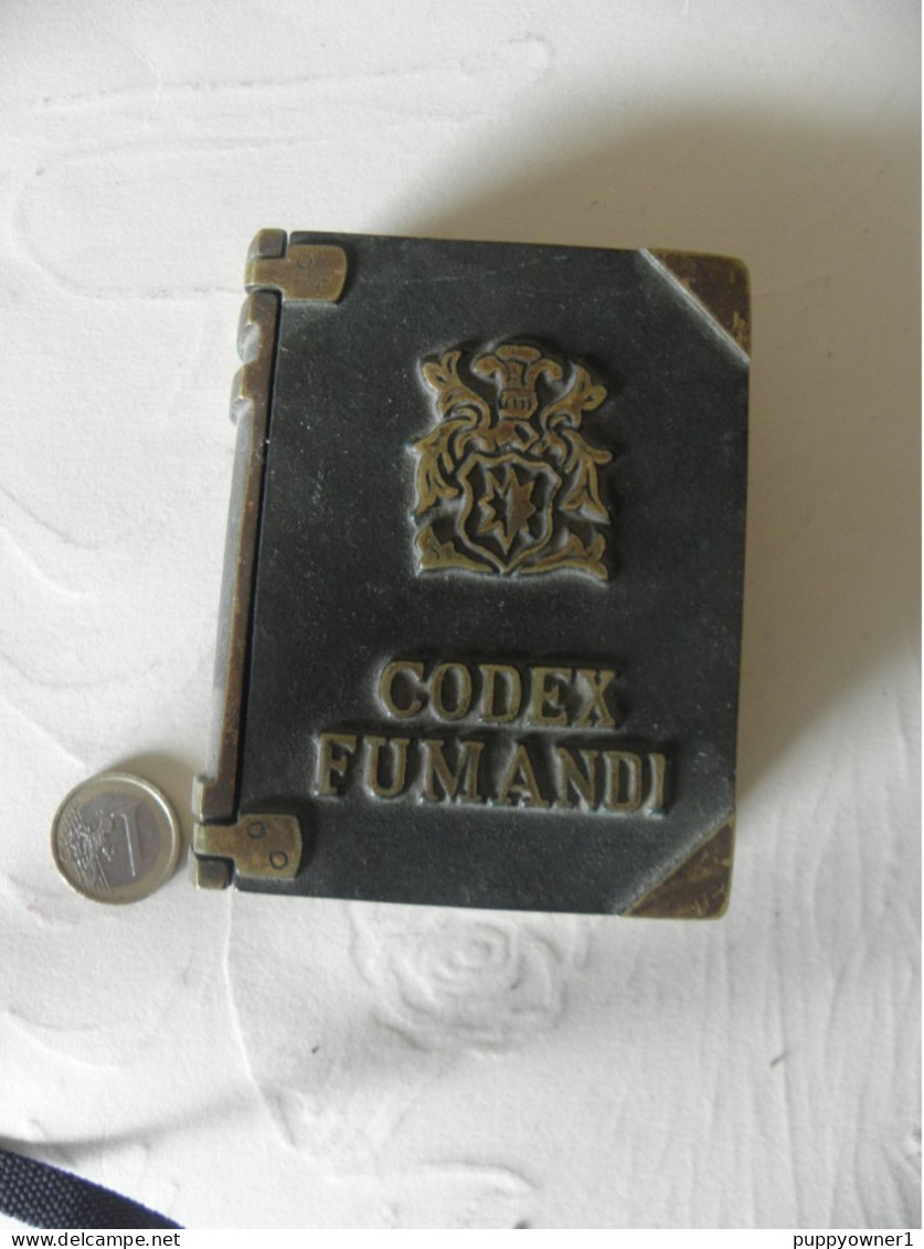 Petite Mais Lourde Boîte En Bronze Pour Bureau Codex Fumandi - Koffer