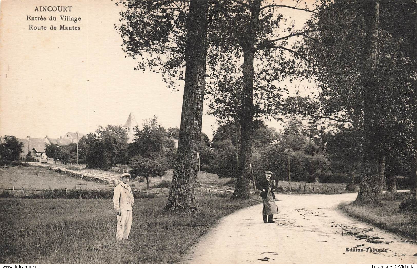 FRANCE - Aincourt - Vue Sur L'entrée Du Village - Route De Mantes - Deux Hommes Près De La Route -Carte Postale Ancienne - Aincourt