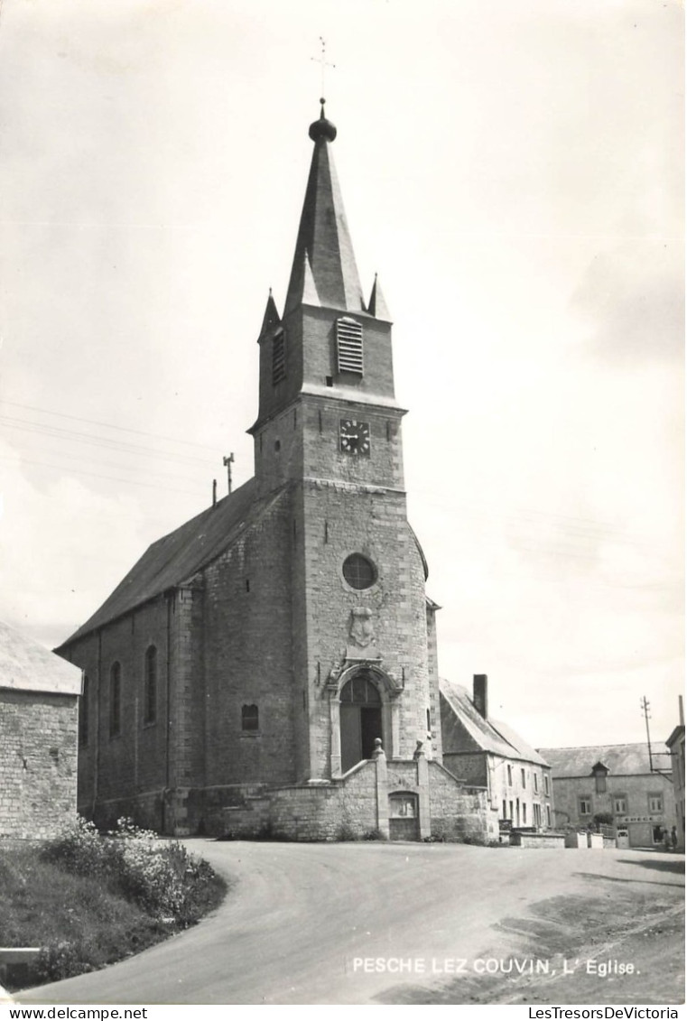 BELGIQUE - Pesche Lez Couvin - Vue Générale De L'église - Carte Postale - Couvin