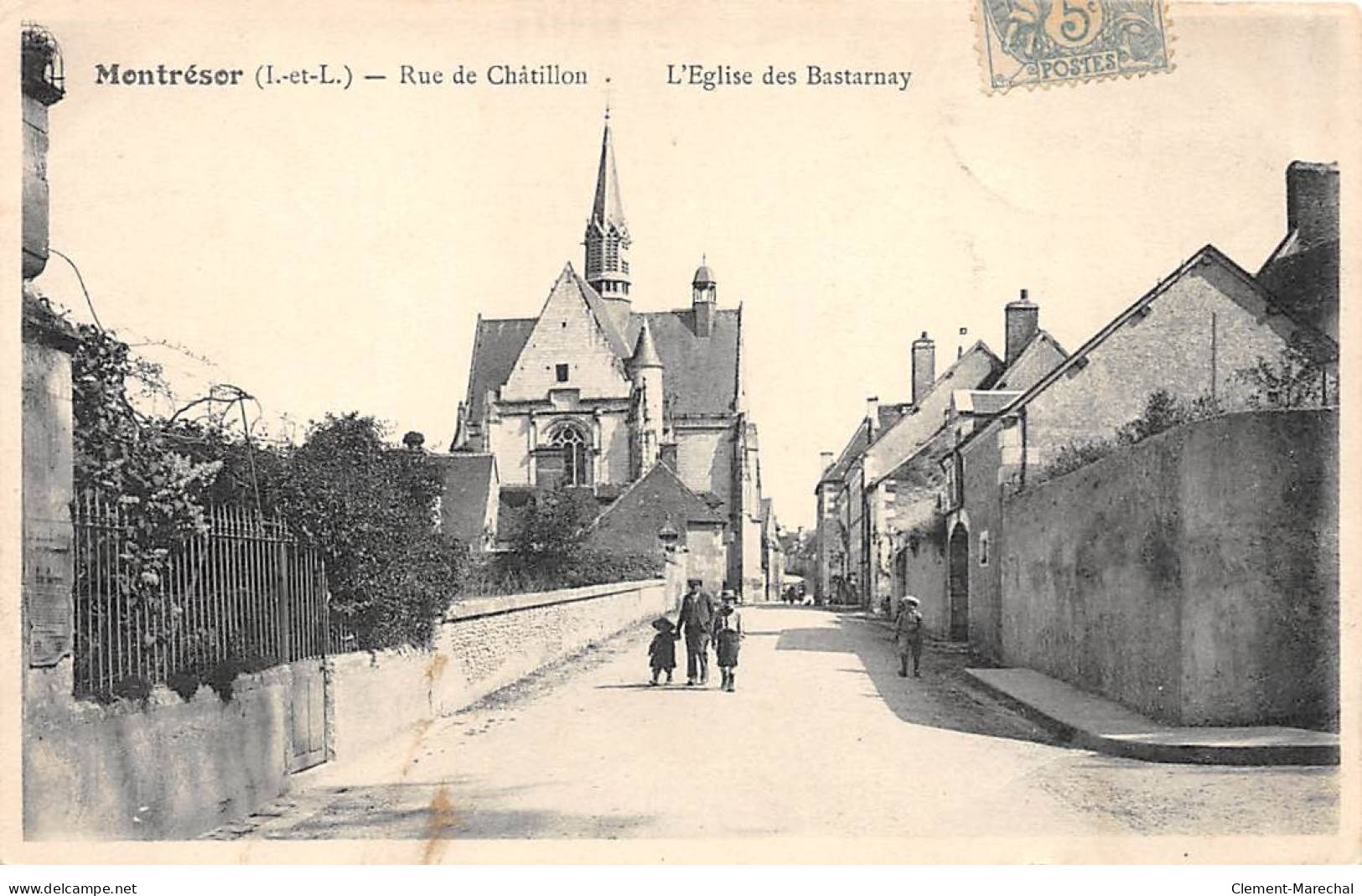 MONTRESOR - Rue De Châtillon - L'Eglise Des Bastarnay - état - Montrésor