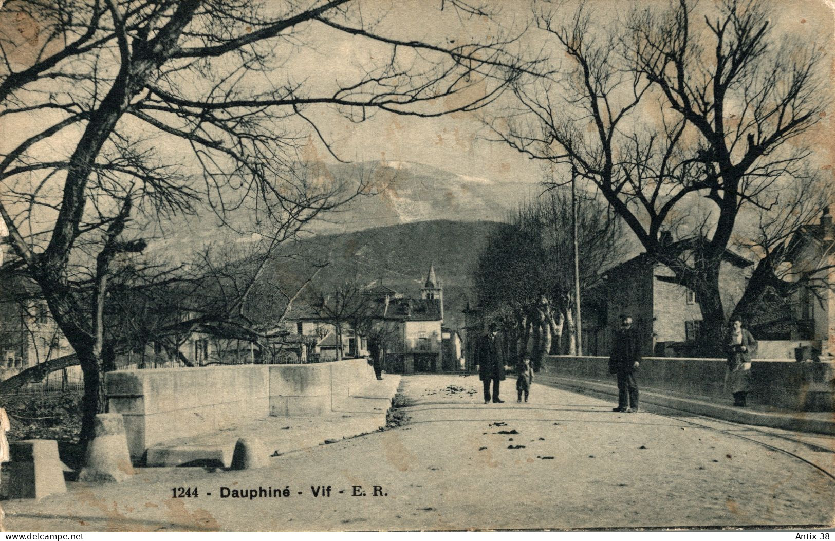 N45 - 38 - VIF - Isère - Le Pont - Vif