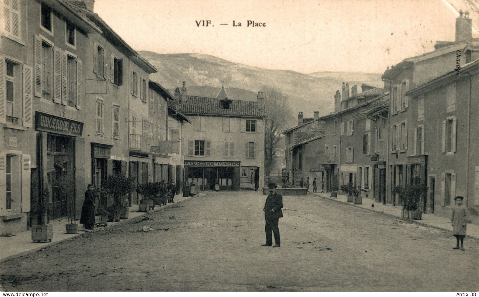 N45 - 38 - VIF - Isère - La Place - Vif