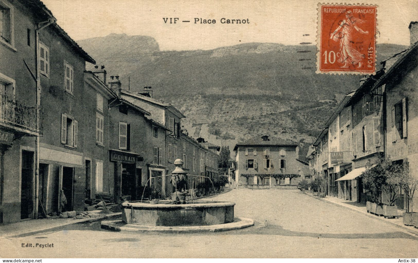 N45 - 38 - VIF - Isère - Place Carnot - Vif