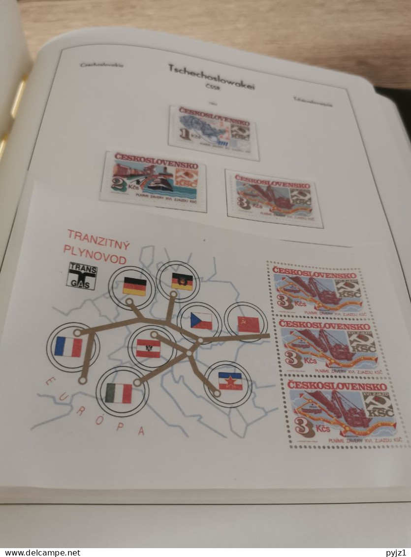 Czechoslovakia 1982-1985 MNH in Leuchtturm album