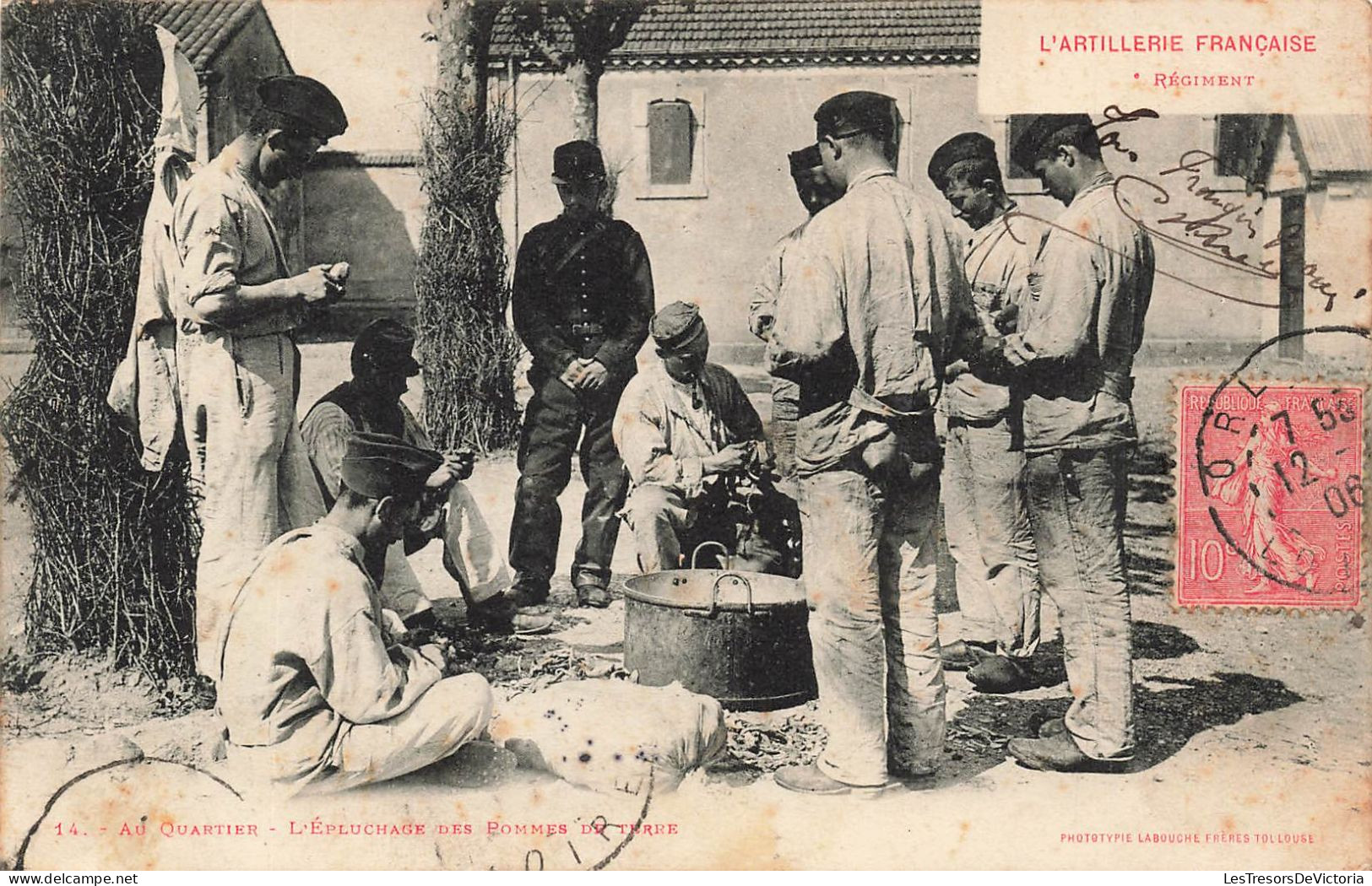 MILITARIA - L'Artillerie Française - Régiment - Au Quartier - L'épluchage Des Pommes De Terre - Carte Postale Ancienne - Regimente